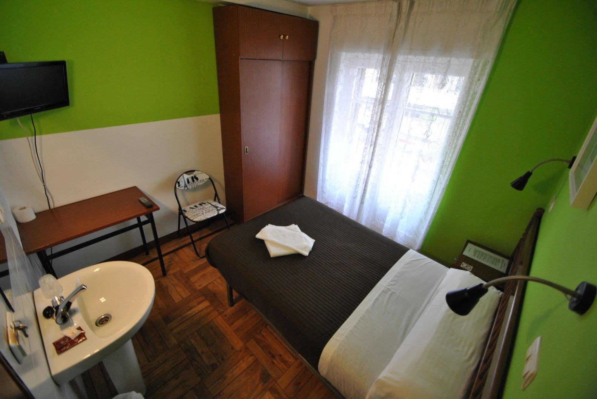 Happy Carrales Hotel